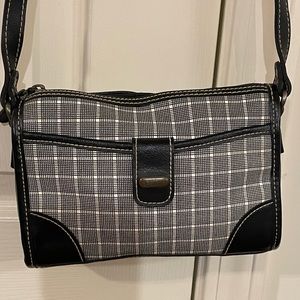 NWOT. Esprit black and white purse.No stains or scuff marks.  Smoke free home.